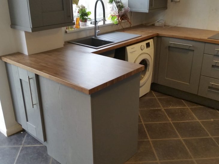 Fitted kitchen project by Fitted Kitchens Cheshire in Cheshire
